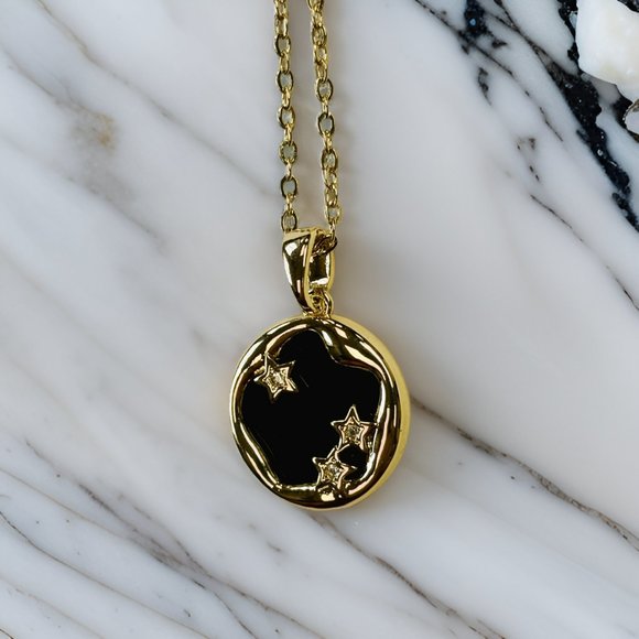 Gold Round Black Jade Three Stars Pendant Necklace - Picture 10 of 14